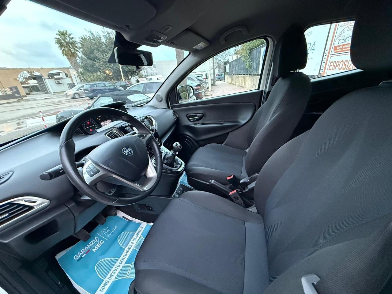 Lancia Ypsilon KM. 12.000! 1.2 BENZ. GOLD