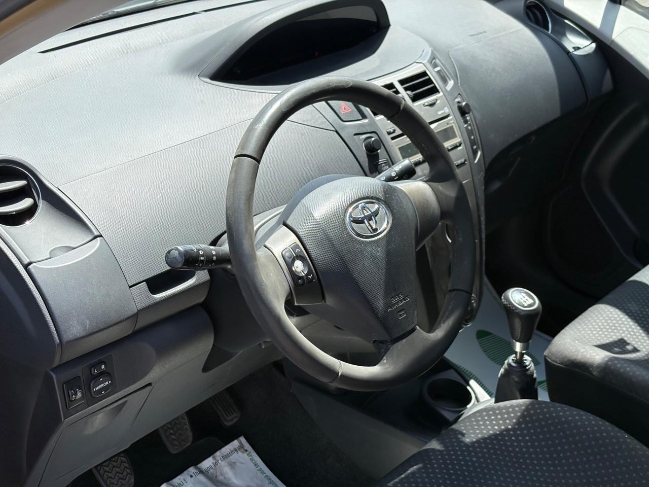 Toyota Yaris 1.0 5 porte Sol