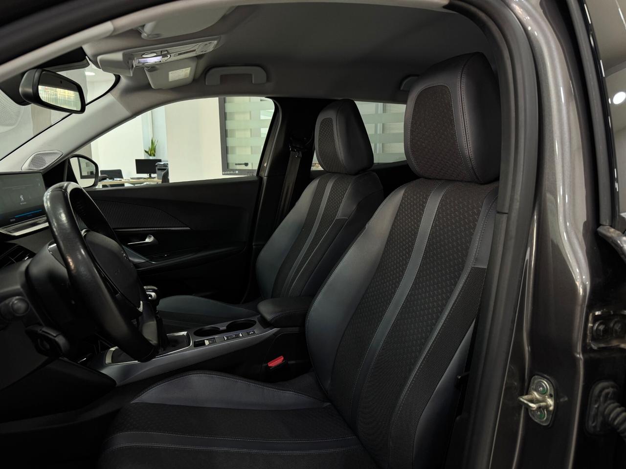 Peugeot 2008 BlueHDi 100cv Allure Pack