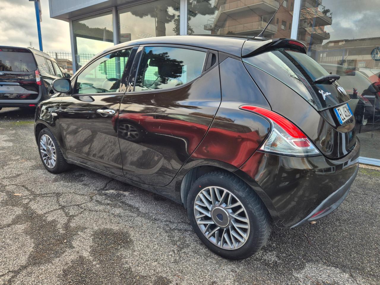 Lancia Ypsilon 1.2 69 CV 5 porte S&S Gold