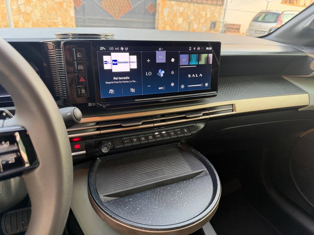 NEW Lancia Ypsilon Hybrid e-DCT
