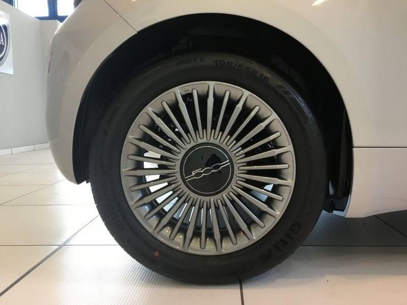 FIAT 500 Hybrid Hybrid Icon MY26 PACK COMFORT