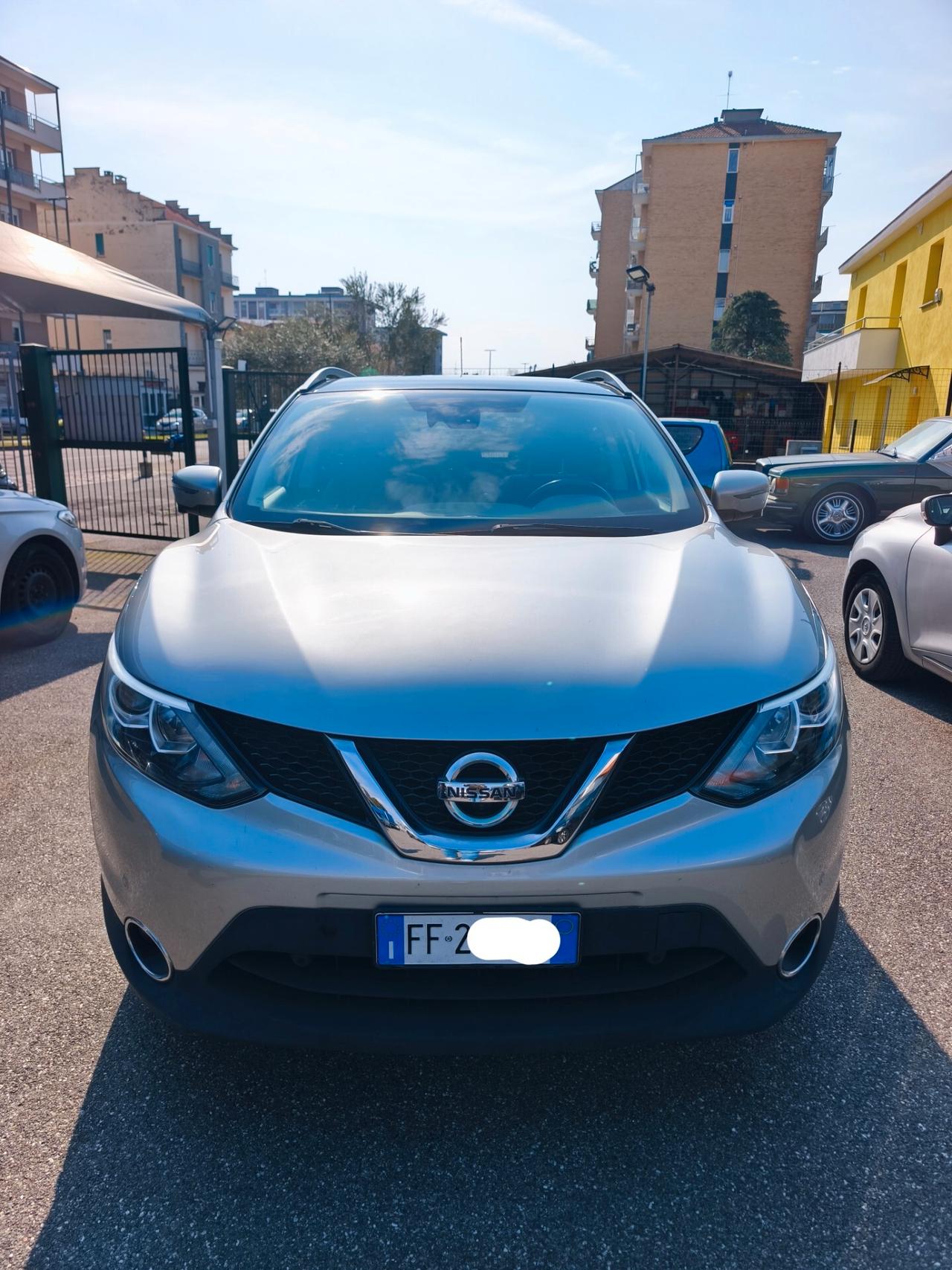 Nissan Qashqai 1.5 dCi Tekna camera 360°