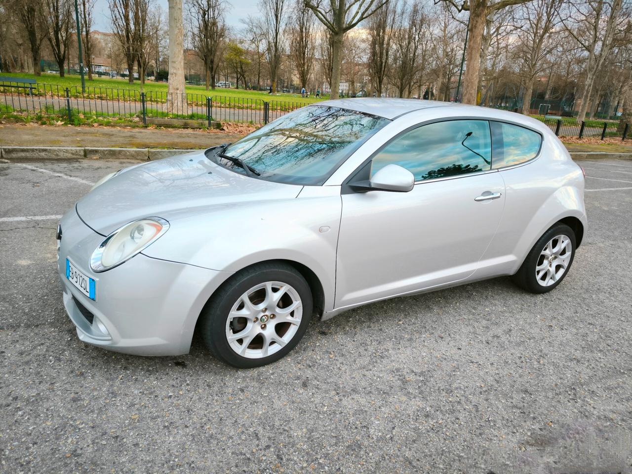 Alfa Romeo MiTo 1.6 JTDm 16V Distinctive Sport Pack