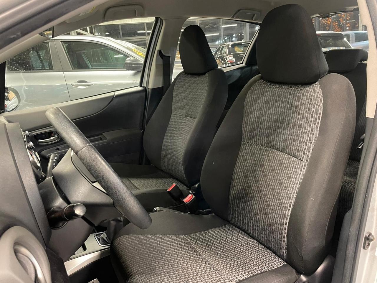 TOYOTA Yaris 3ª serie Yaris 1.0 5 porte Van Ac...