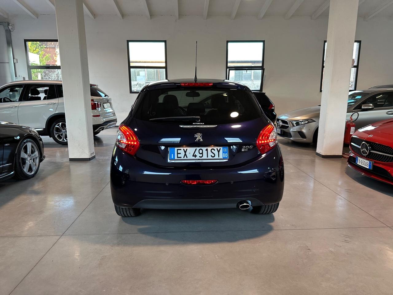 Peugeot 208 1.6 e-HDi 92 CV Stop&Start 5 porte Allure