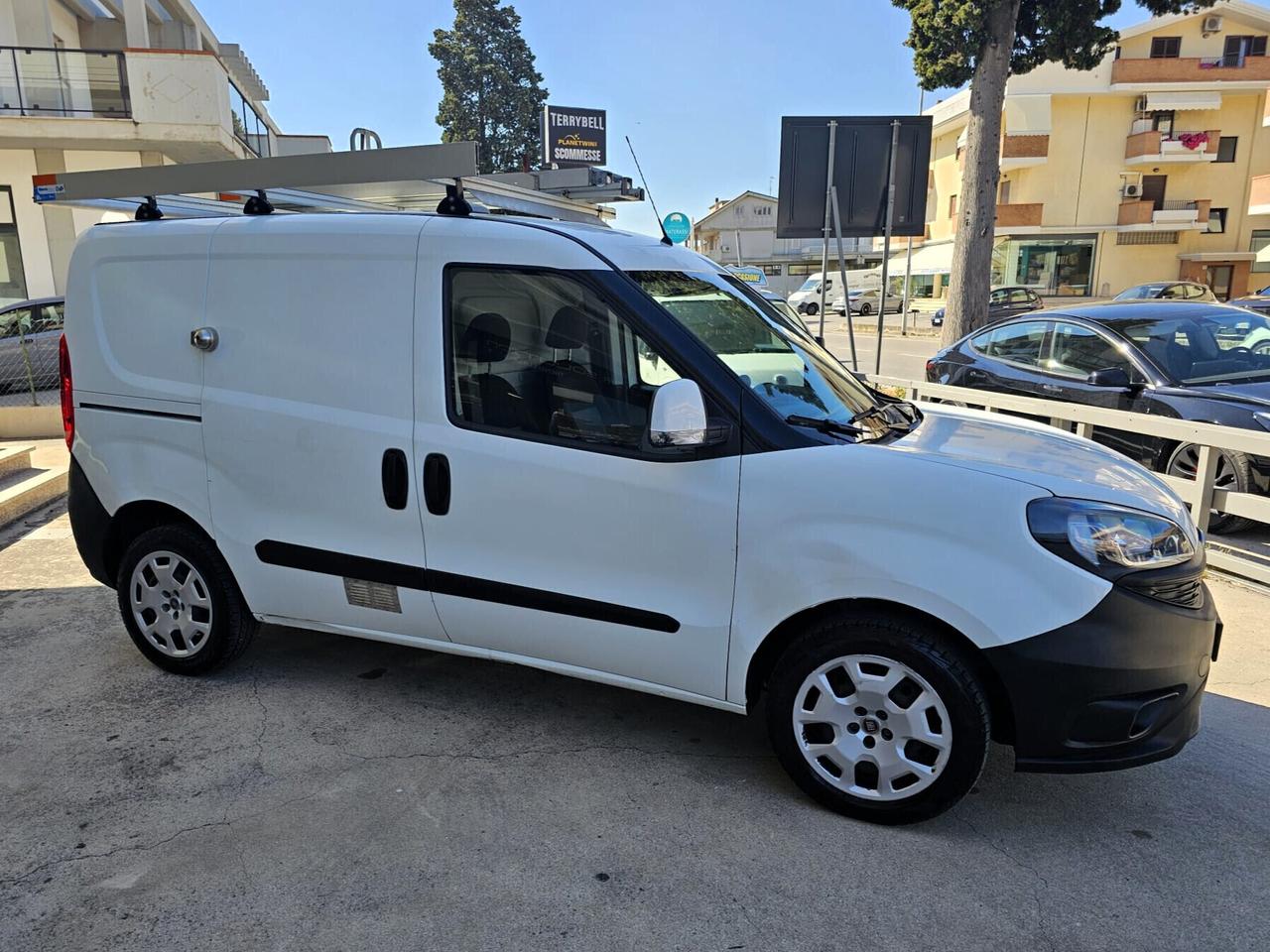 Fiat Doblo t-jet N.p. Sx Cargo - Con Officina Mobile