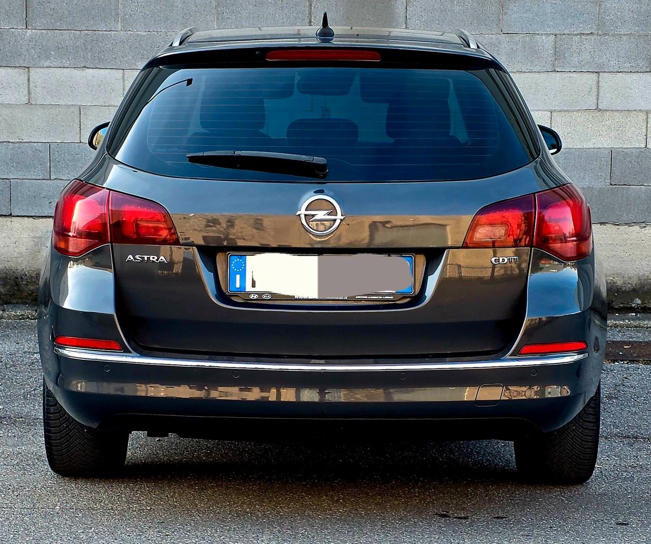Opel Astra 1.6 CDTI Cosmo. Neopatentati euro6b