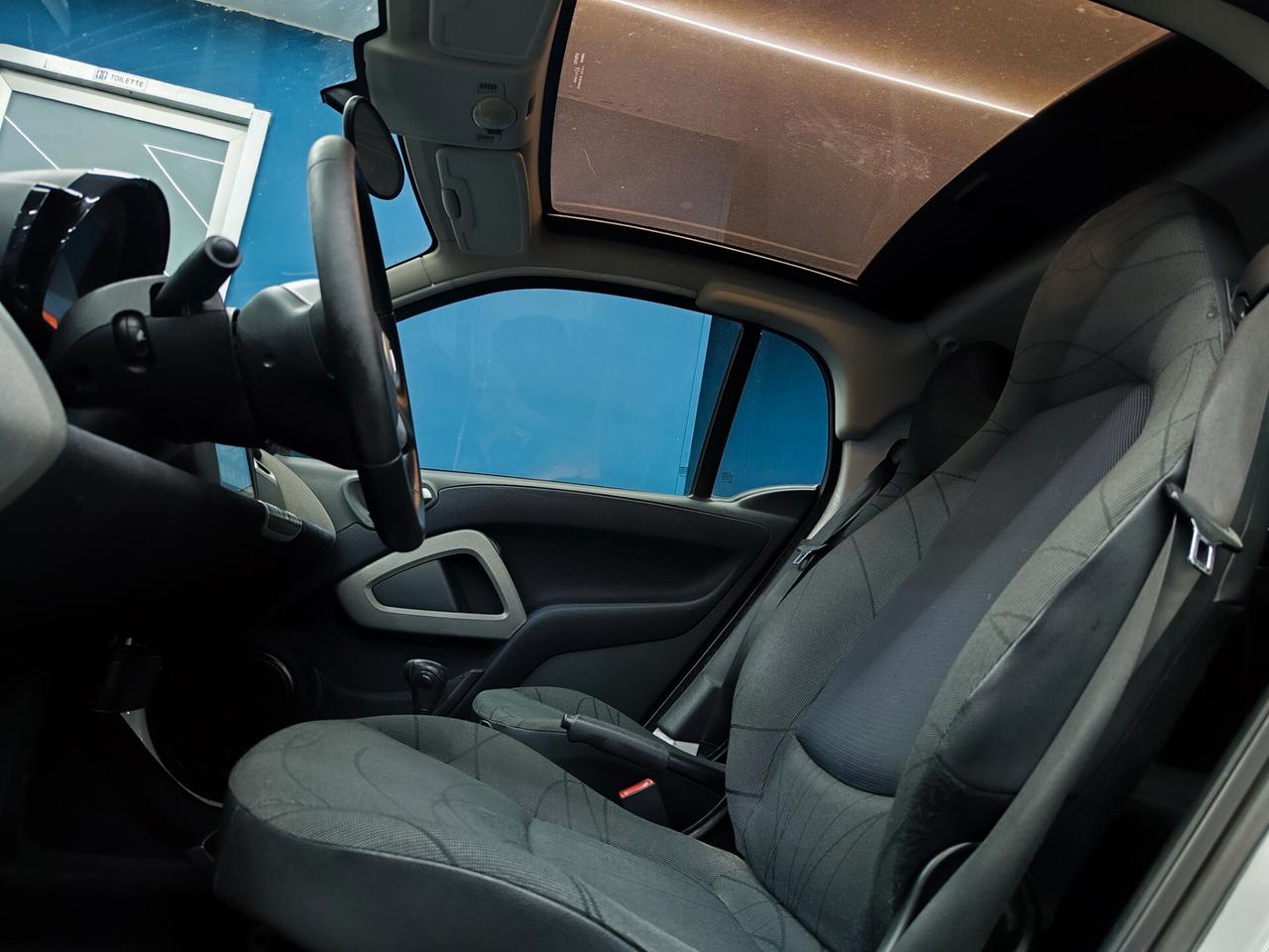 Smart fortwo 1,0 70CV MHD coupé passion