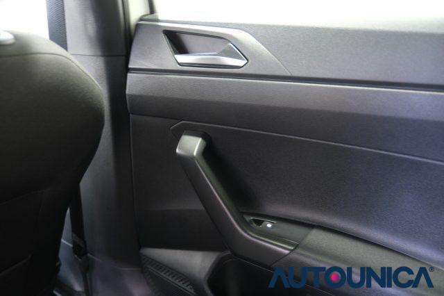 VOLKSWAGEN Polo 1.0 TSI DSG R-LINE AUTOMATICA NEOPATENTATI