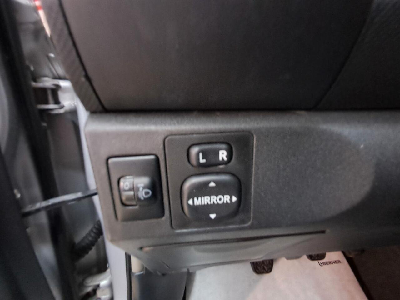 Toyota Yaris 1.0 5 porte Sol