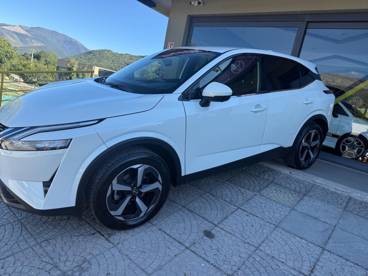 Nissan Qashqai MHEV 140 CV N-Design km 17 mila permute e finanziamenti