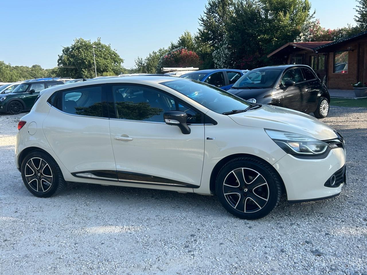 Renault Clio 1.2 75CV 5 porte Intens rate permute neopatentati