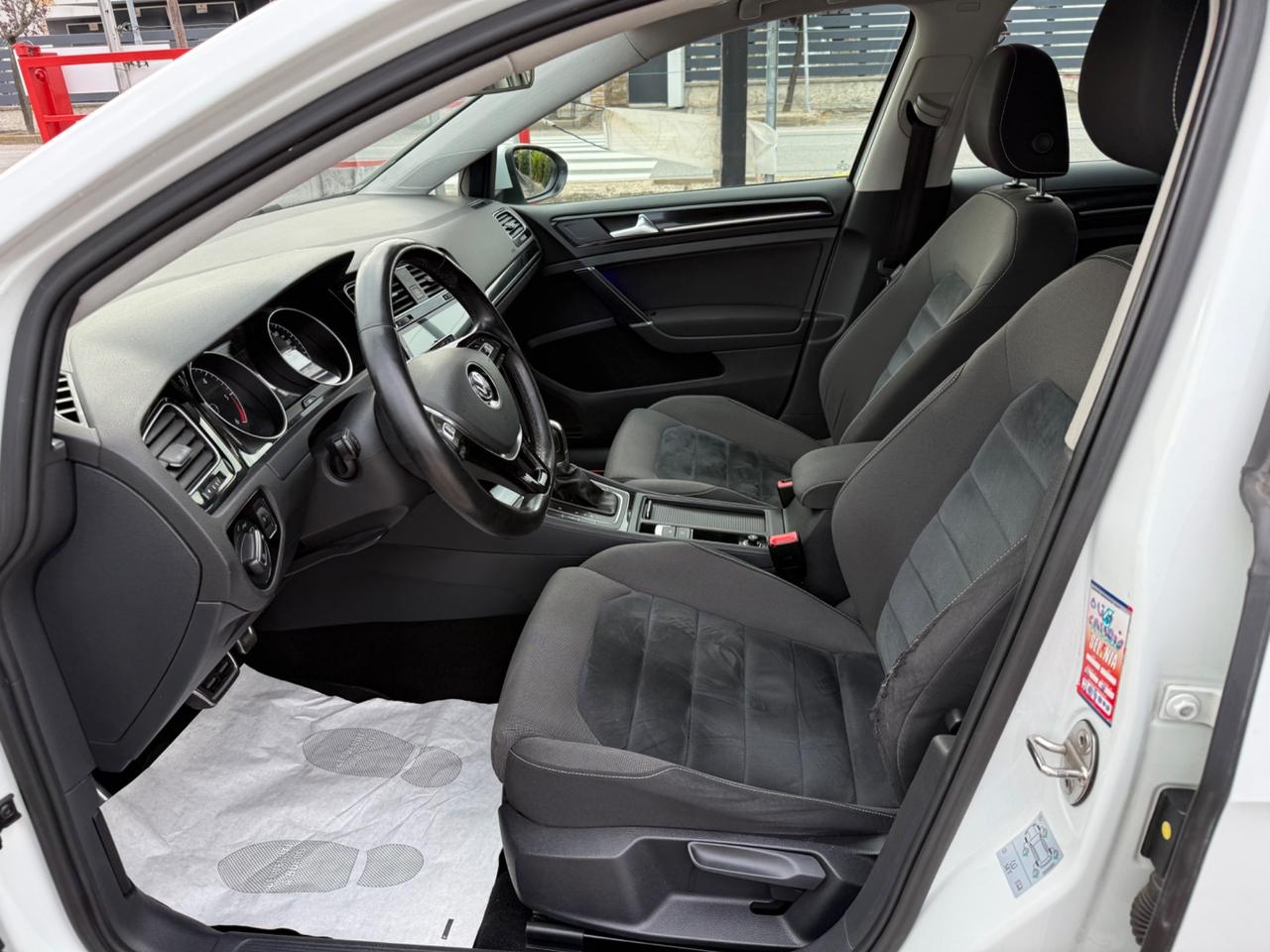 Volkswagen Golf 1.6 TDI DSG 5p. Highline