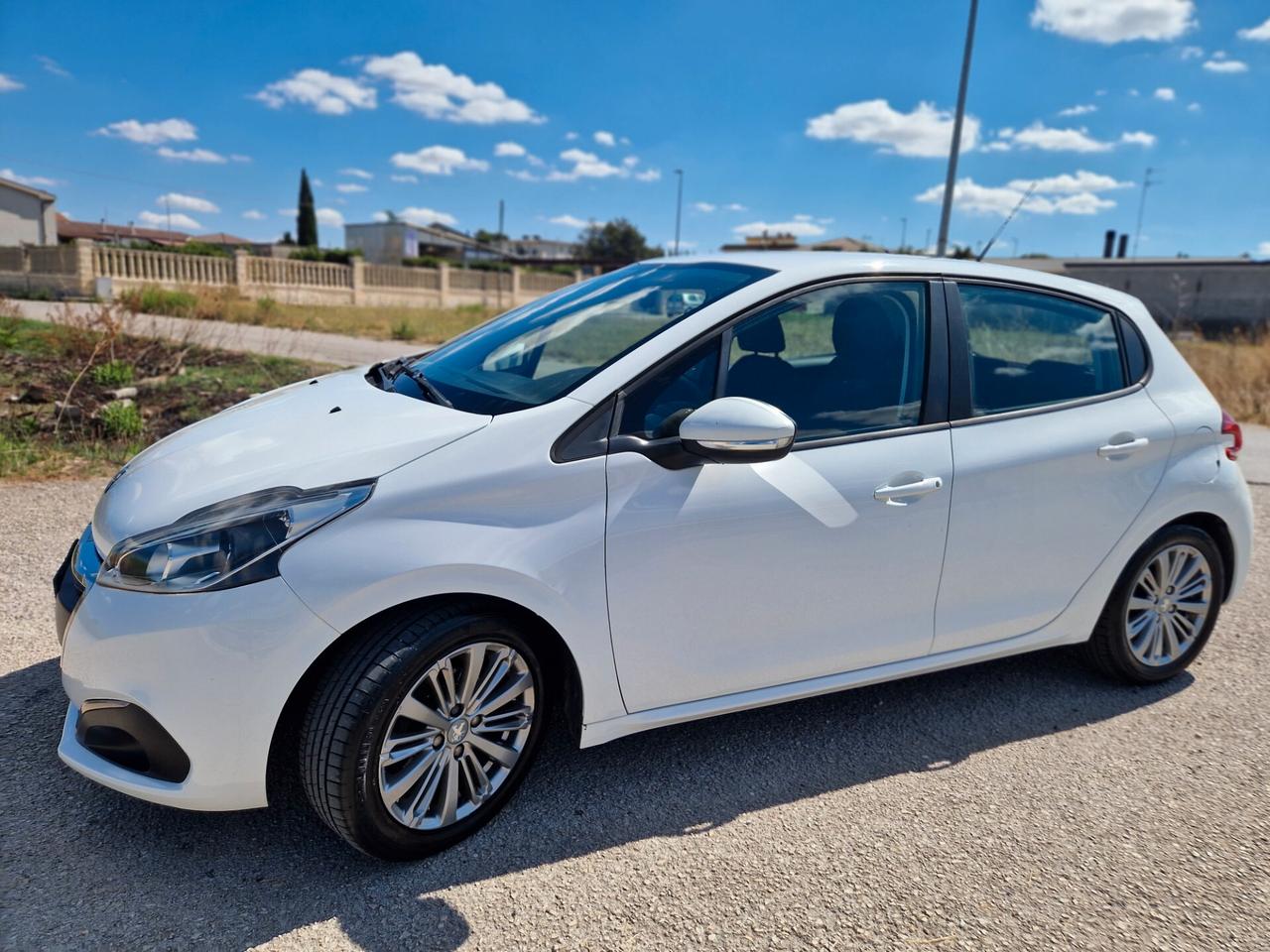 Peugeot 208 PureTech 82 5 porte Allure