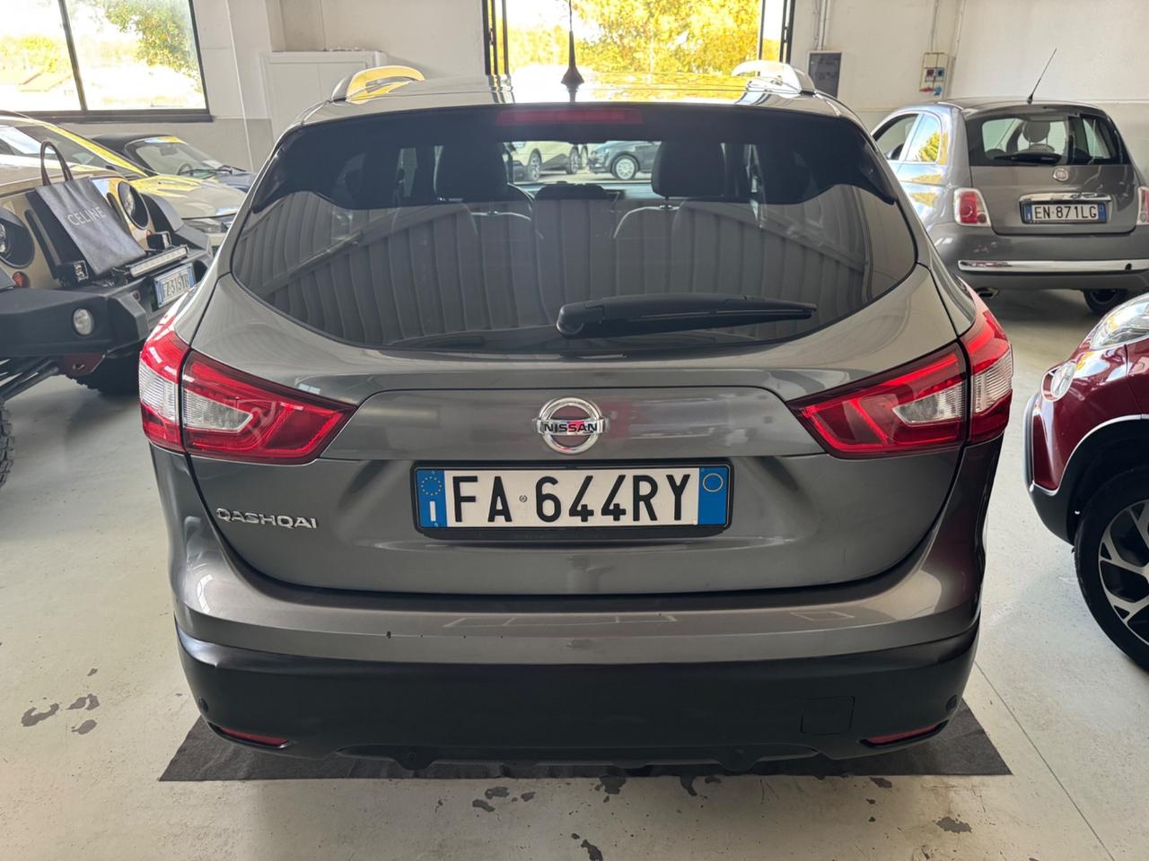 Nissan Qashqai 1.6 dCi tetto/camera
