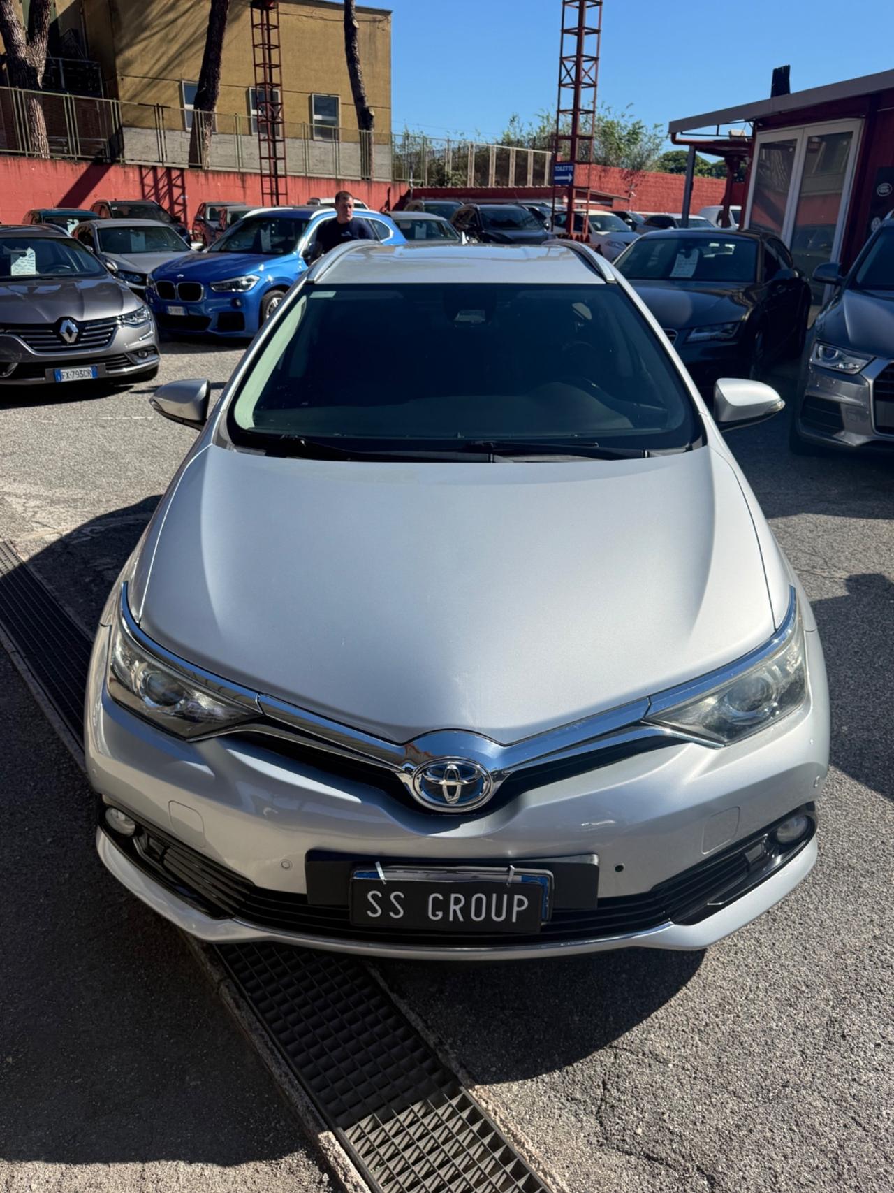 Auris Touring Sports 1.8 Hybrid Lounge-70 mila km -unipro