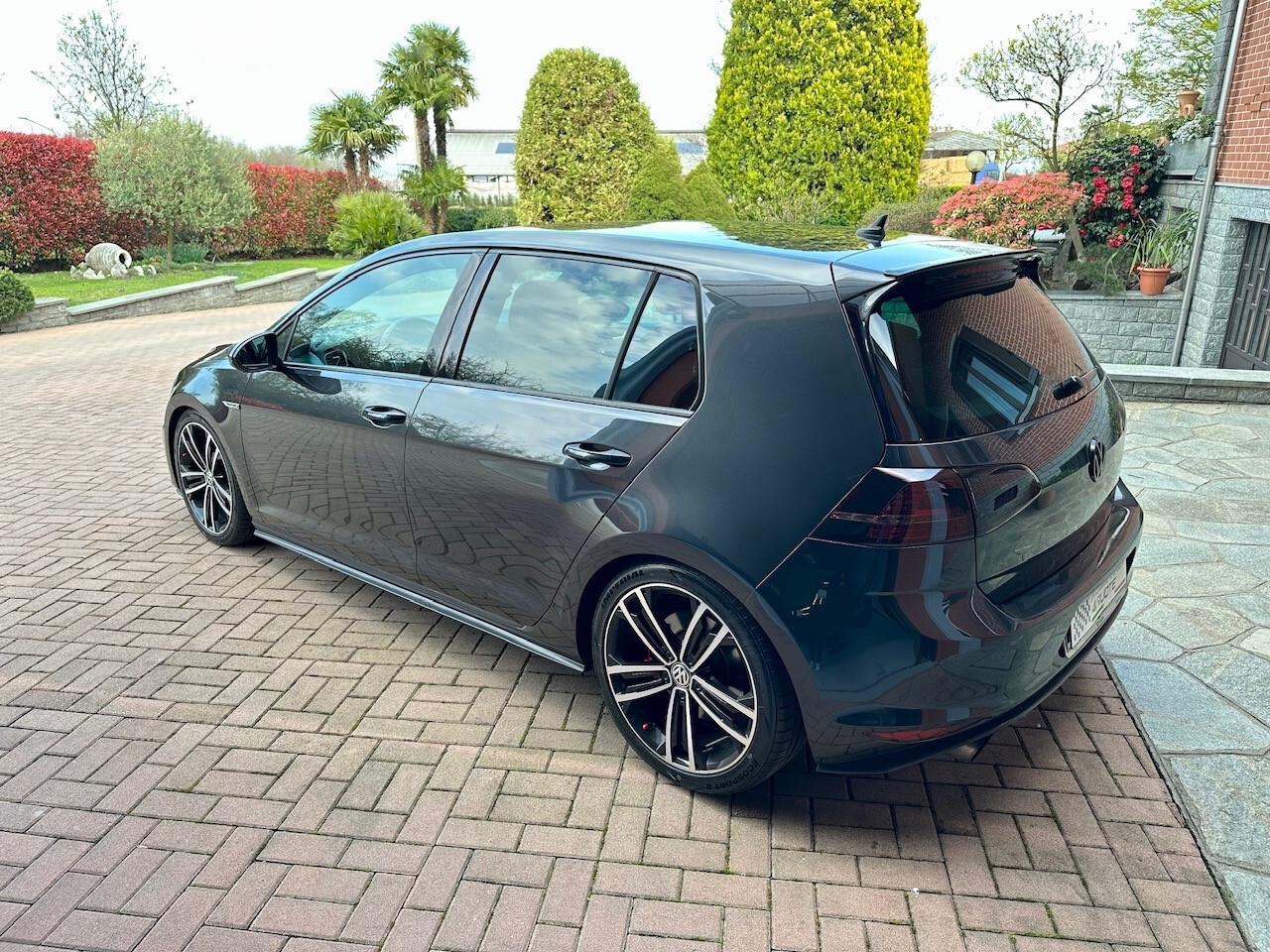 Volkswagen Golf GTD 2.0 TDI DSG 185cv
