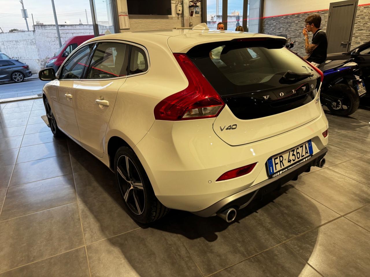 Volvo V40 D2 R-design