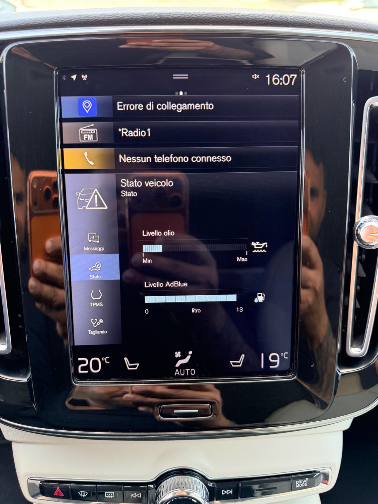 Volvo XC40 D3 AWD Geartronic Momentum in garanzia