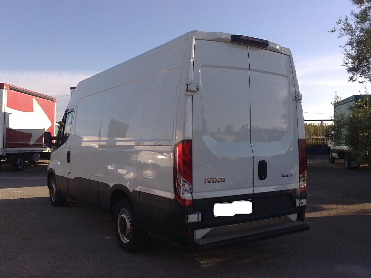 Iveco Daily 35s15 2.3hpt Furgone - 2015