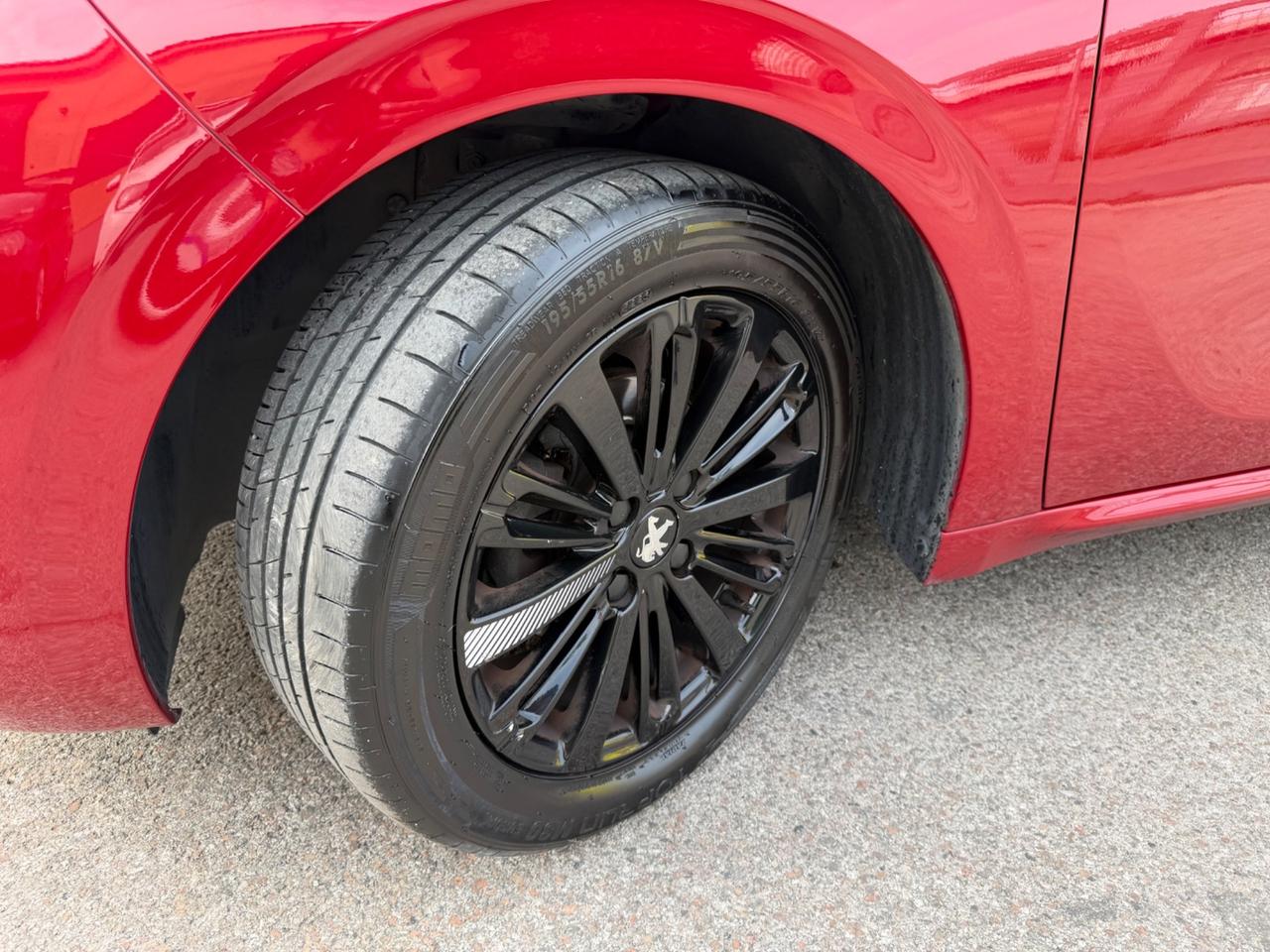 Peugeot 208 PureTech 82 5 porte Allure