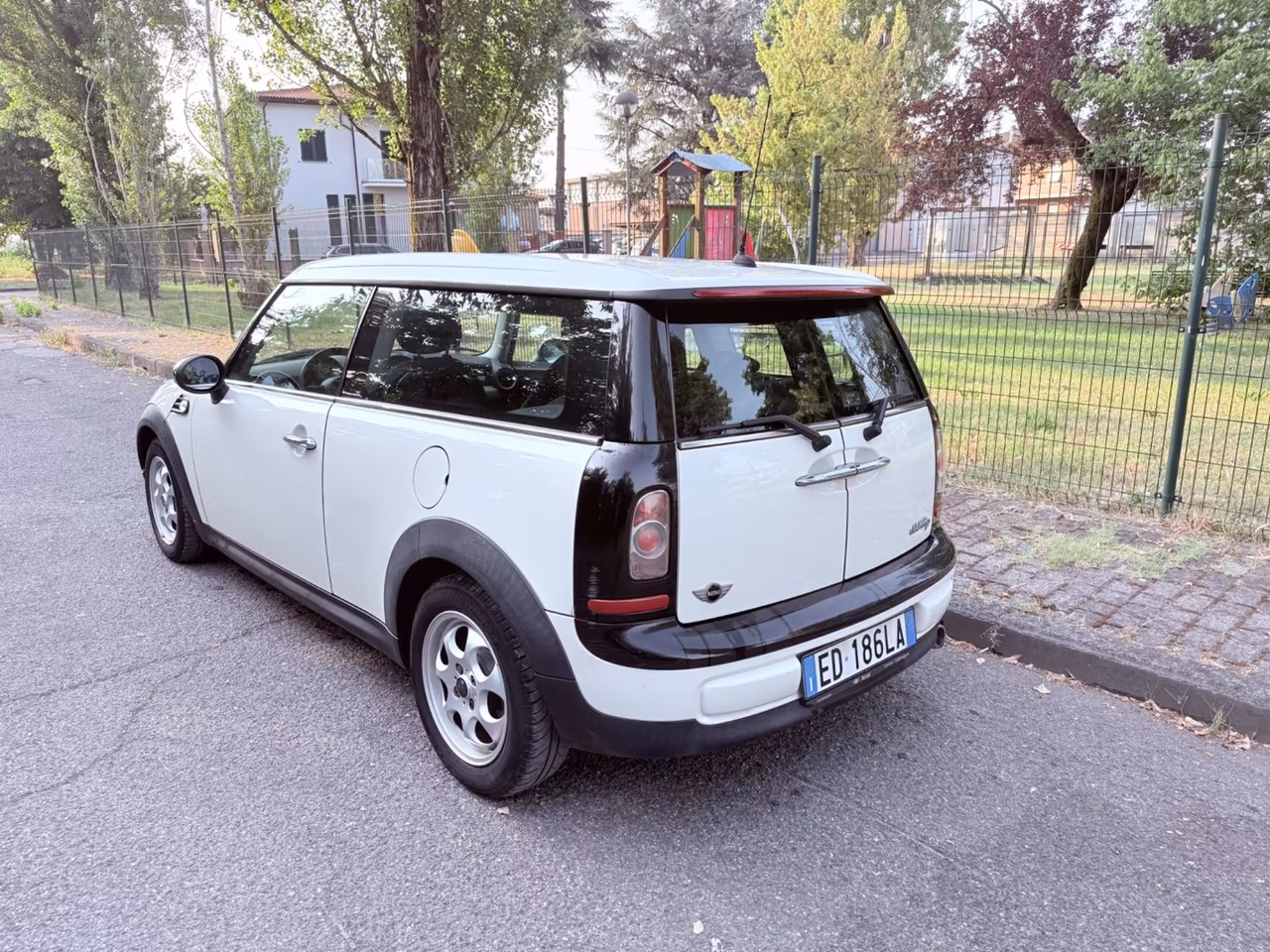 Mini Cooper D Clubman 1.6 DIESEL- 2010