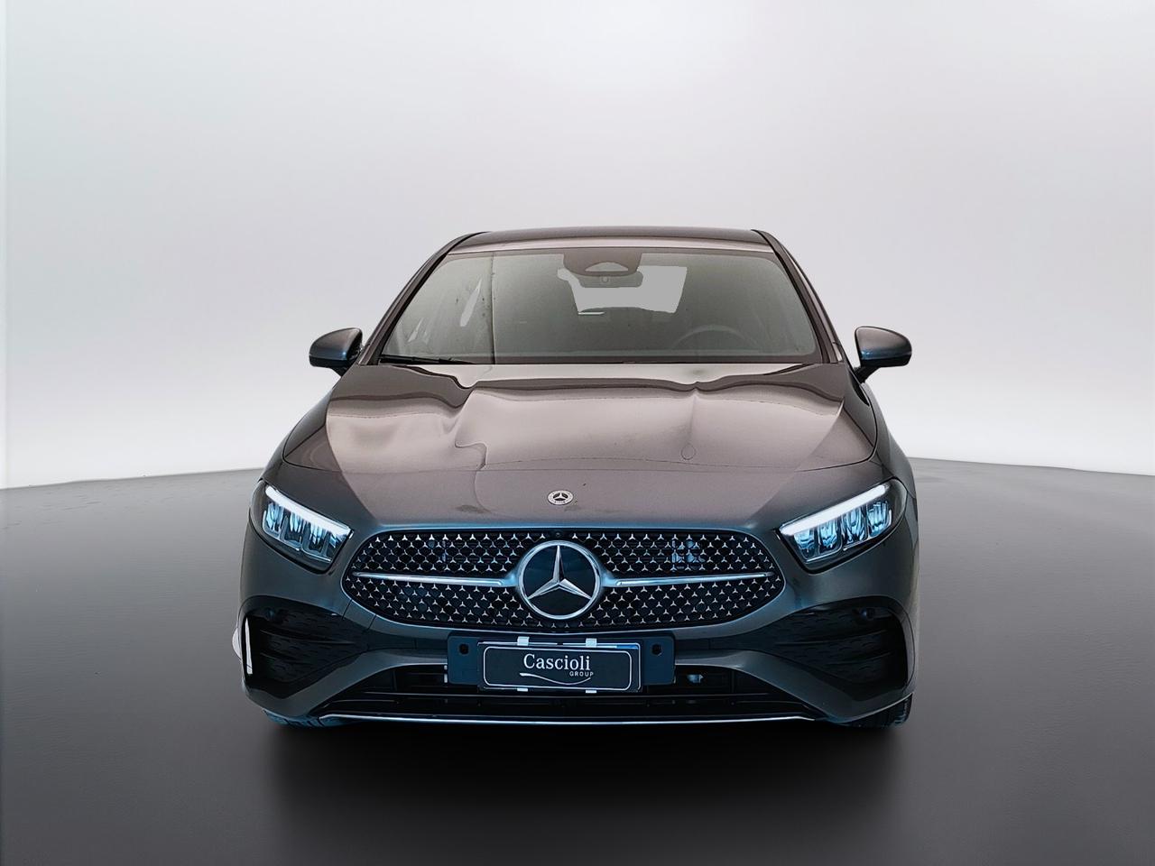 Mercedes-Benz A 250 e con tecnologia ibrida EQ