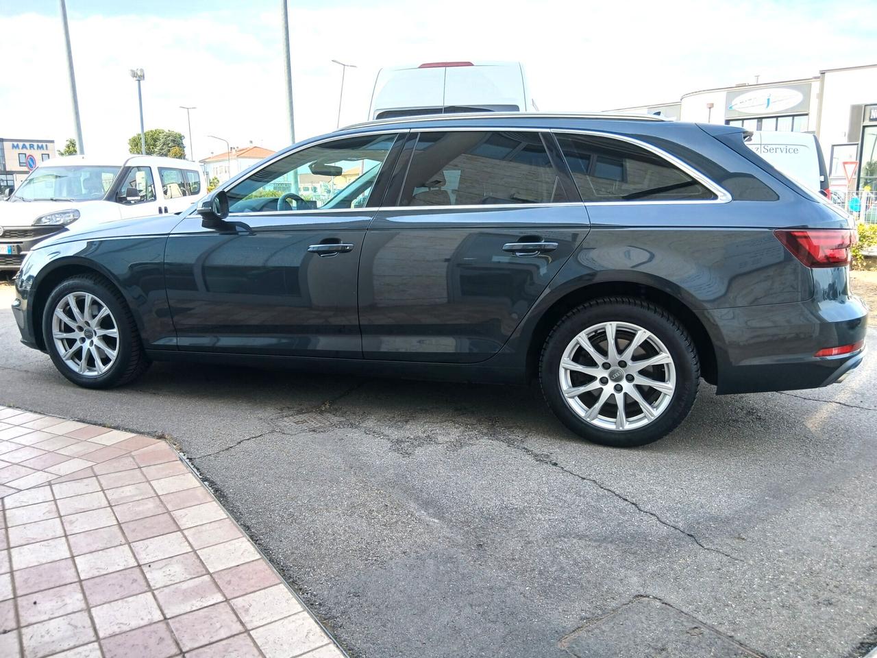 C313 - Audi A4 Avant 40 g-tron S tronic Sport