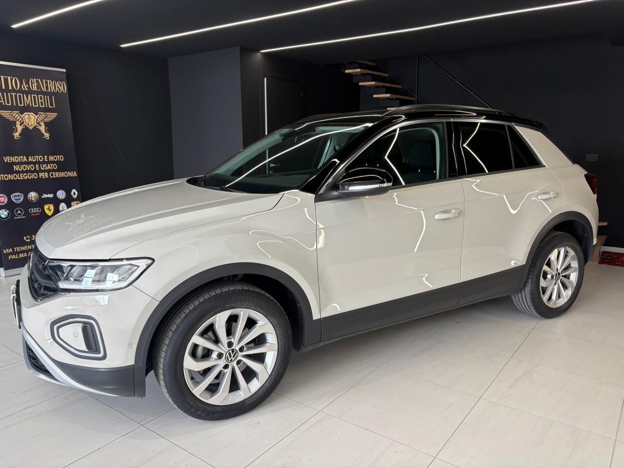 Volkswagen T-Roc 1.5 TSI 150 CV DSG 28.000 KM 2023