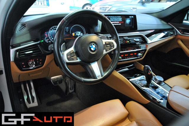 BMW 520 BMW Serie 520d - xDrive . M.Sport * TETTO-PELLE*