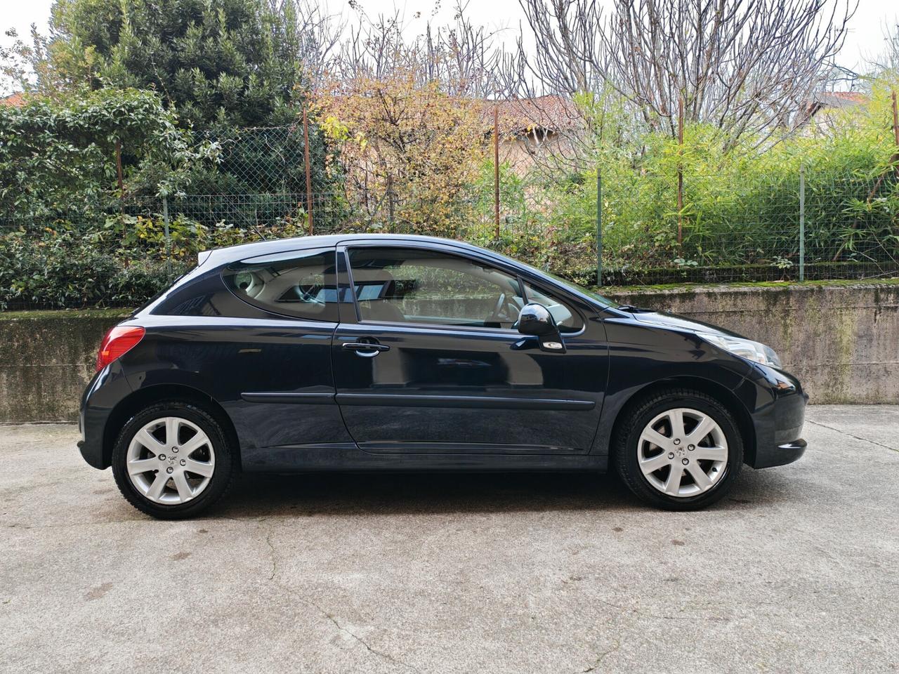 Peugeot 207 1.6 BENZINA 120cv / 74.000km / Unipro