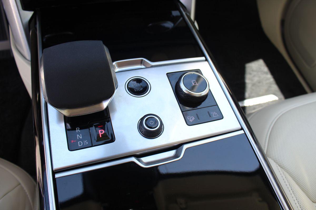 LAND ROVER - Range Rover - 3.0 I6 MHEV Vogue