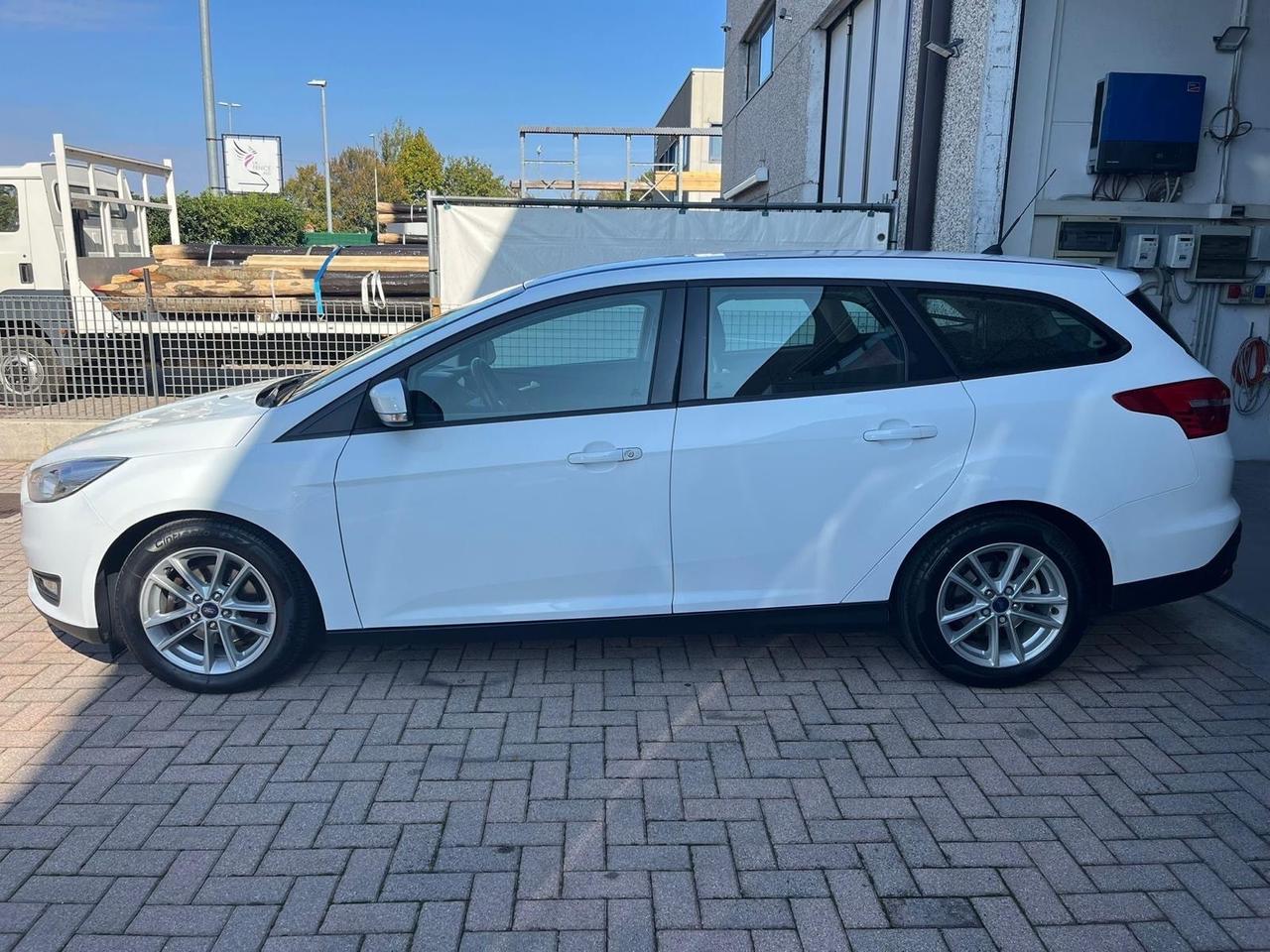 Ford focus 1.5 120 cv N1 autocarro con posti ivata