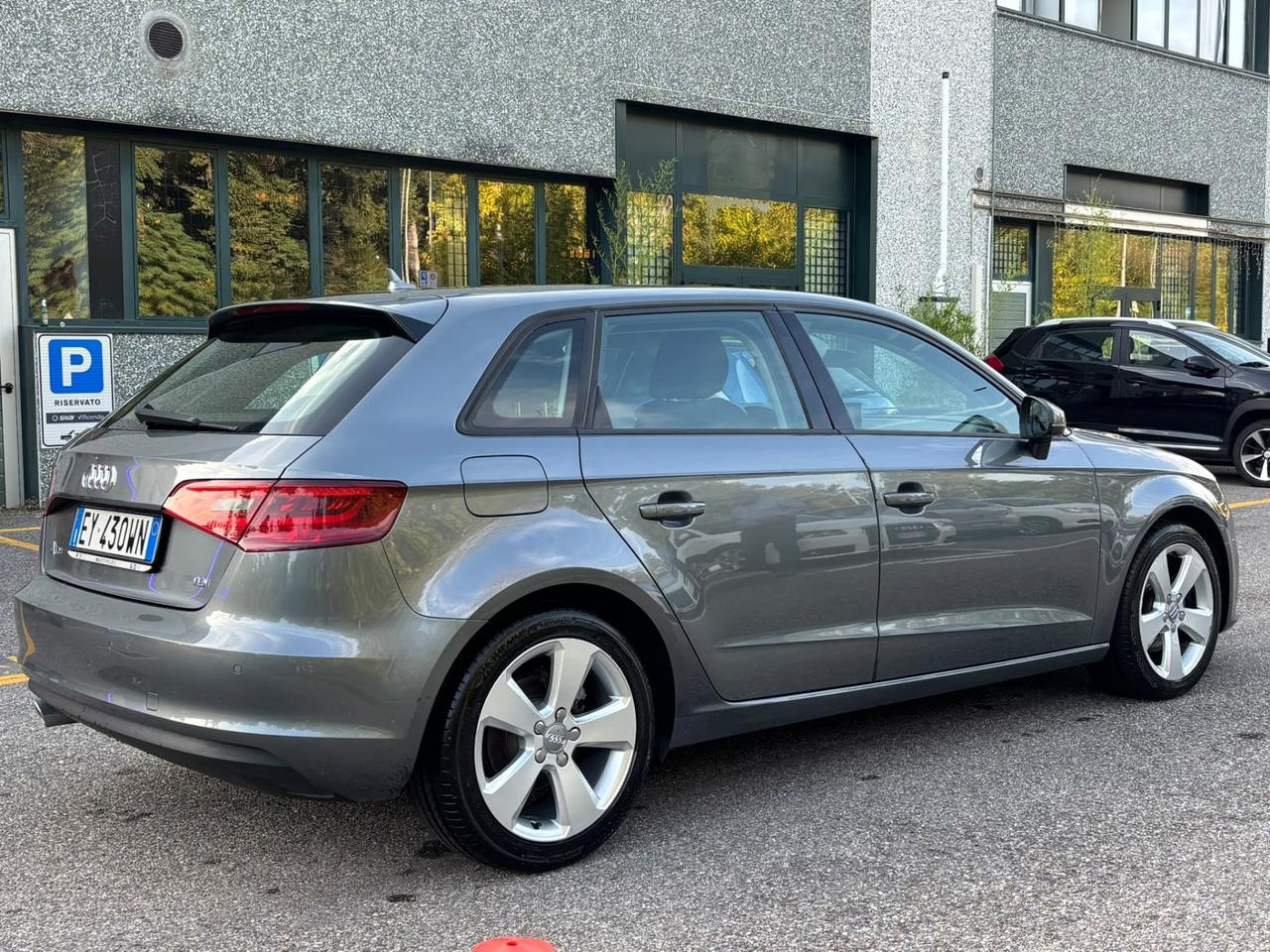 Audi A3 SPB 1.6 TDI clean diesel Ambition
