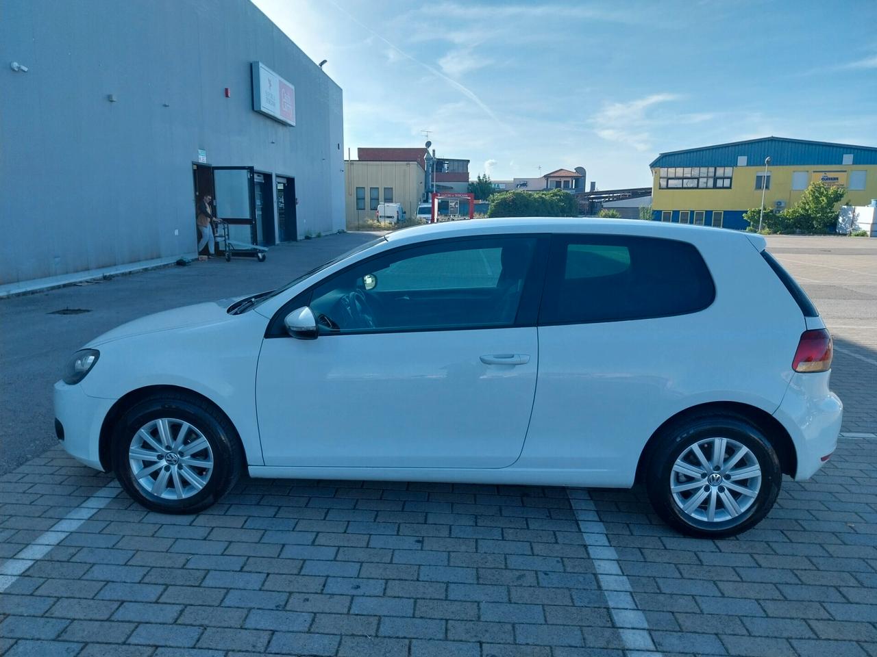 Volkswagen Golf 1.6 TDI DPF 3p. Highline