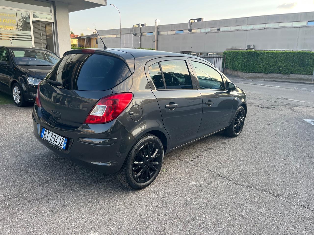Opel corsa/1.2GPL/86CV/neopatentato/1.2GPL/Euro5B/5Porte e 5Posti/unico proprietario
