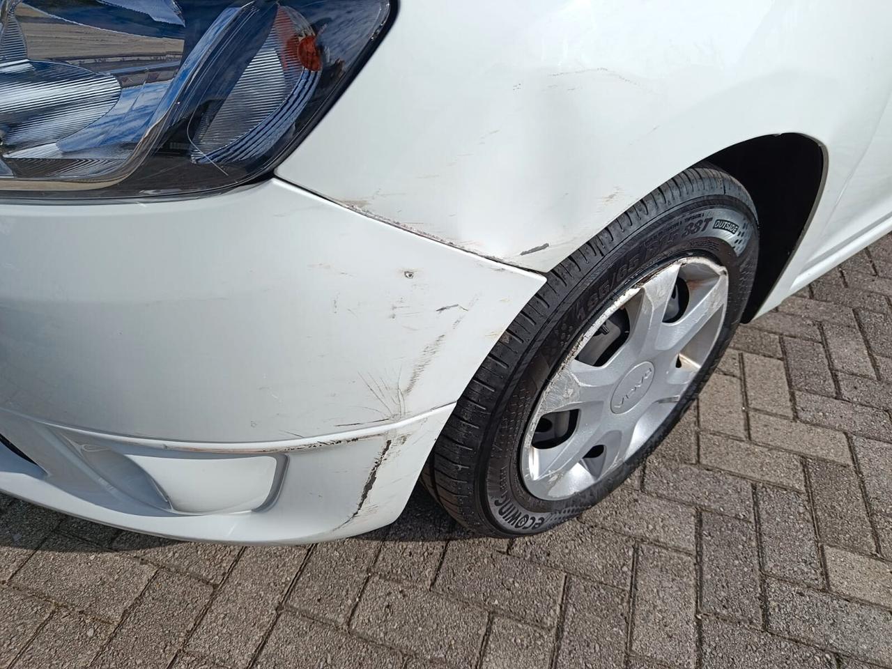 Dacia Sandero 1.2 75CV