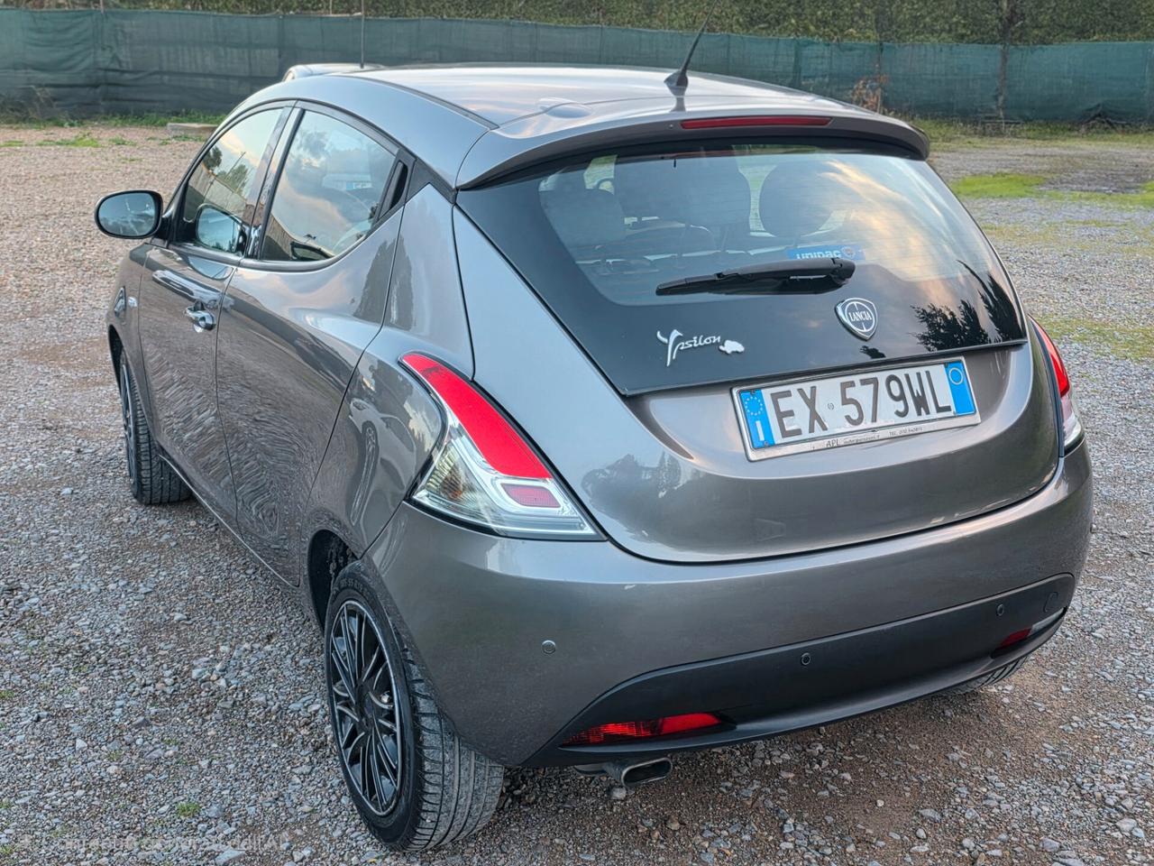 Lancia Ypsilon 1.2 69 CV 5 porte Platinum