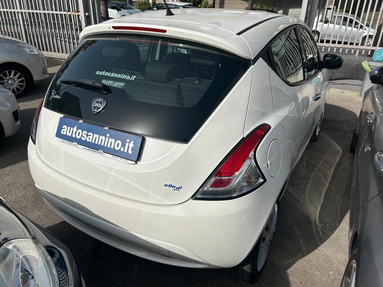 Lancia Ypsilon 1.2 69 CV 5 porte Gold