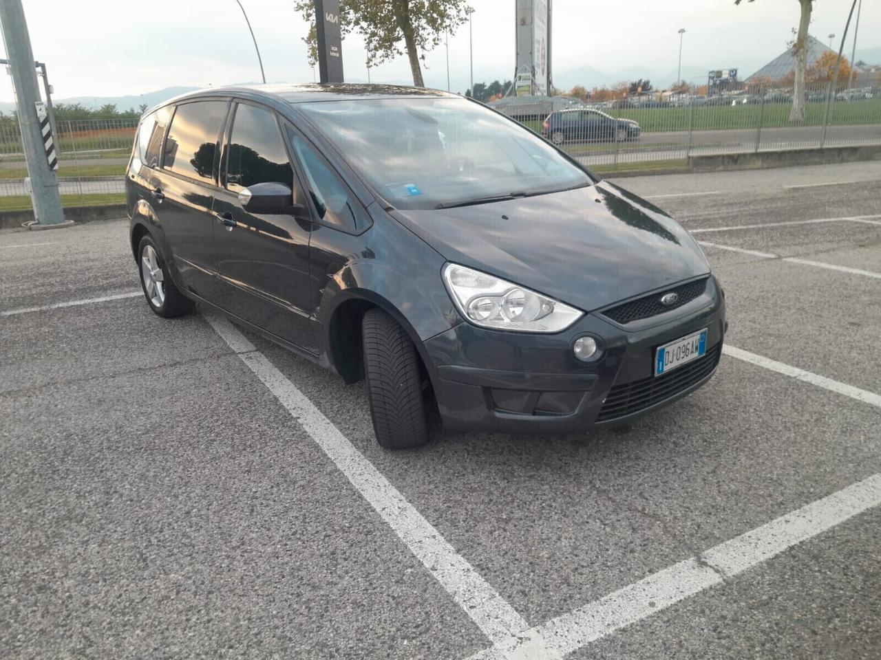 Ford S-Max 2.0 TDCi 131 CV automatico 7 posti