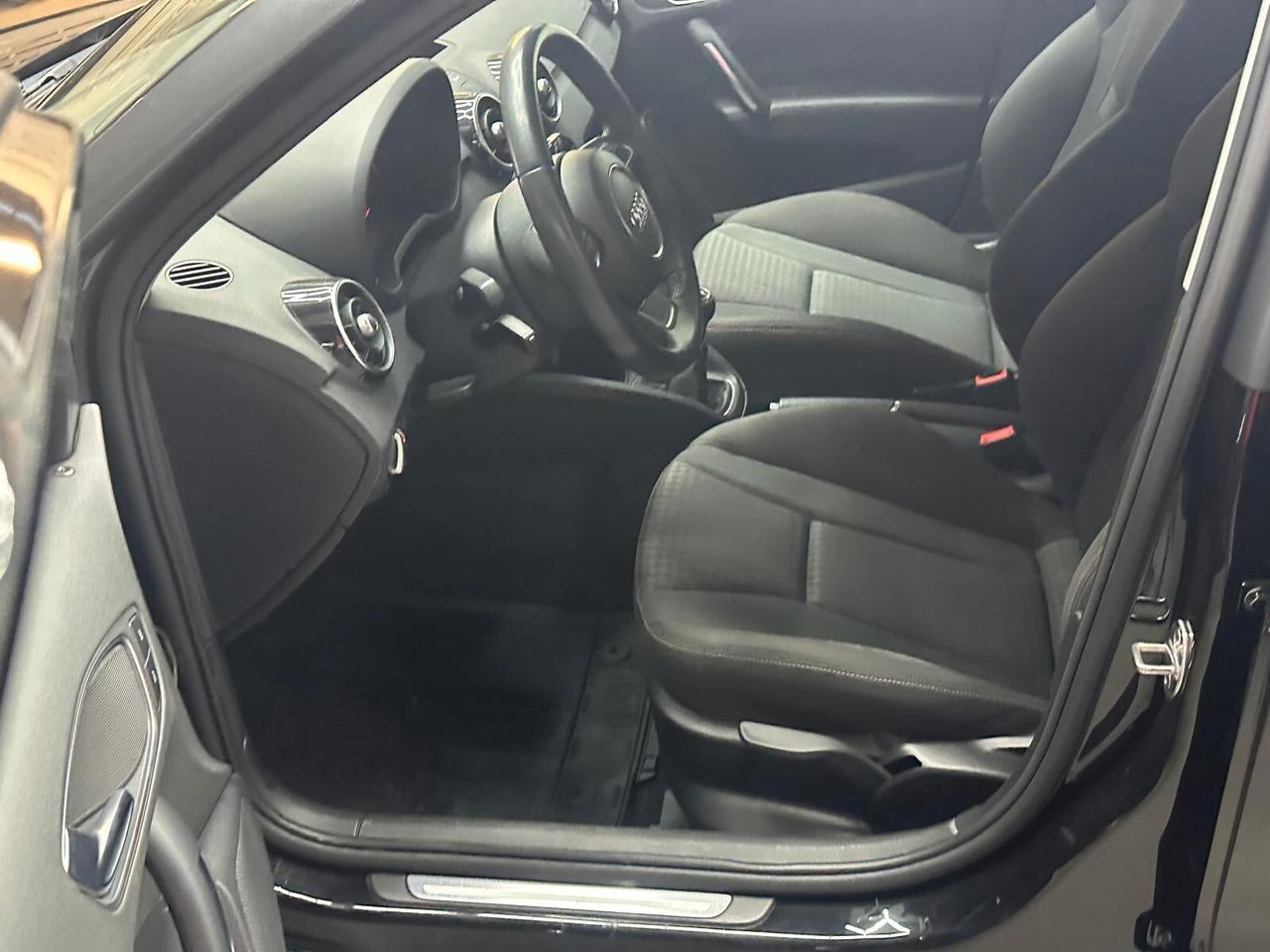 Audi A1 1.6 TDI S line edition plus