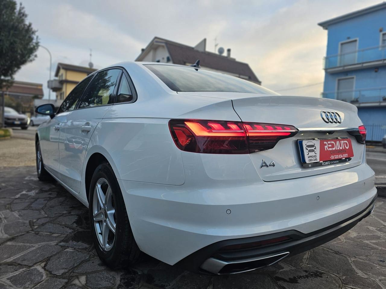Audi A4 30 TDI/136 CV S tronic line edition