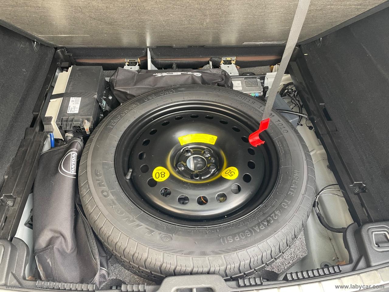 VOLVO XC60 B4