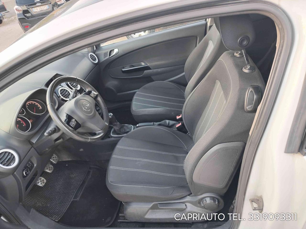 Opel Corsa 1.2 3 porte b-color