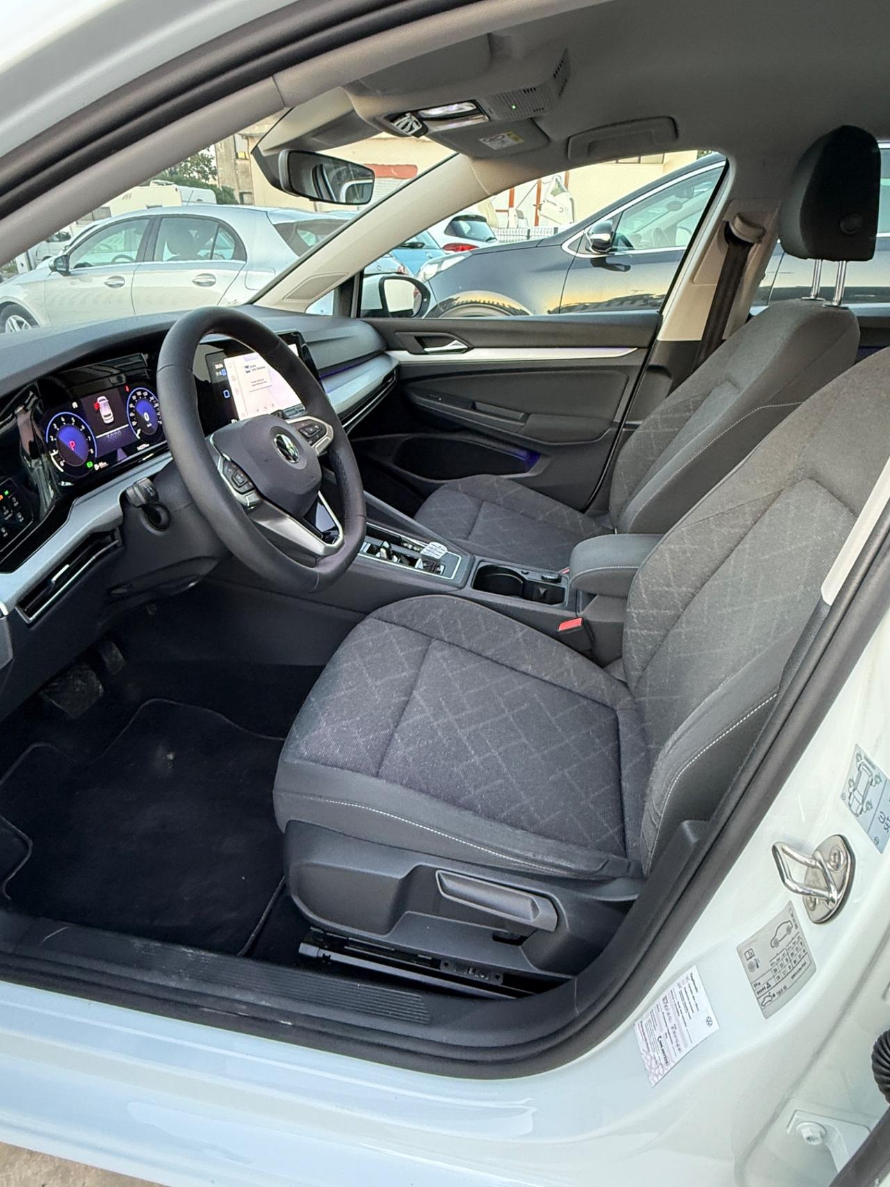 Volkswagen Golf 1.0 eTSI EVO DSG Life