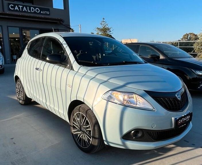 Lancia Ypsilon 1.0 FireFly 5 porte S&S Hybrid Gold