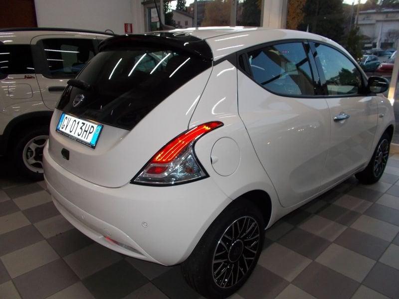 Lancia Ypsilon 1.0 FireFly 5 porte S&S Hybrid Platino 338.7575187 MASSARI MARCO