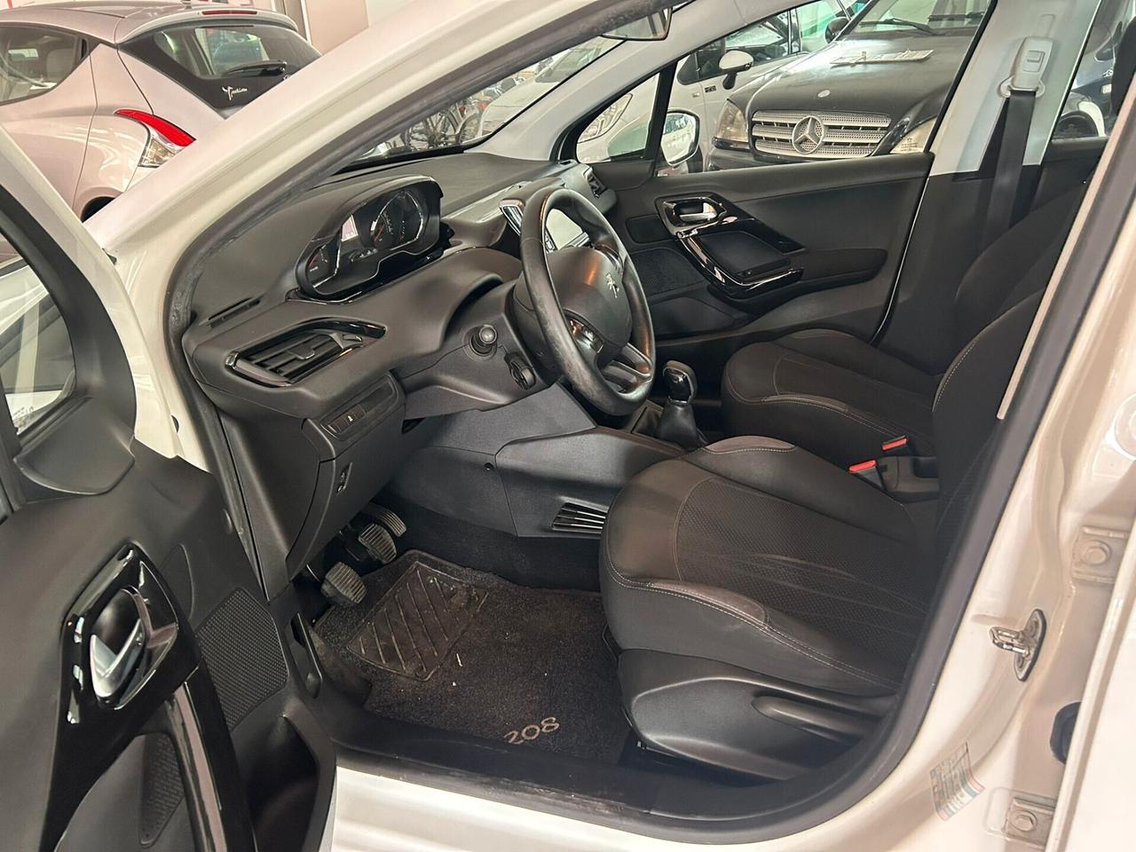 Peugeot 208 serie4 benzina 1.2 CV 82 Km 96.490 per NEOPATENTATI
