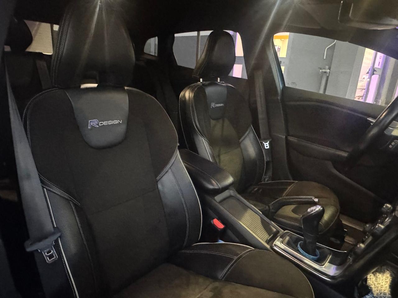 Volvo V40 R Design Momentum 2.0 D4 #9303